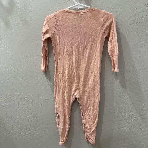 Kyte Baby Peach Snap Romper Pajamas - Picture 7 of 7